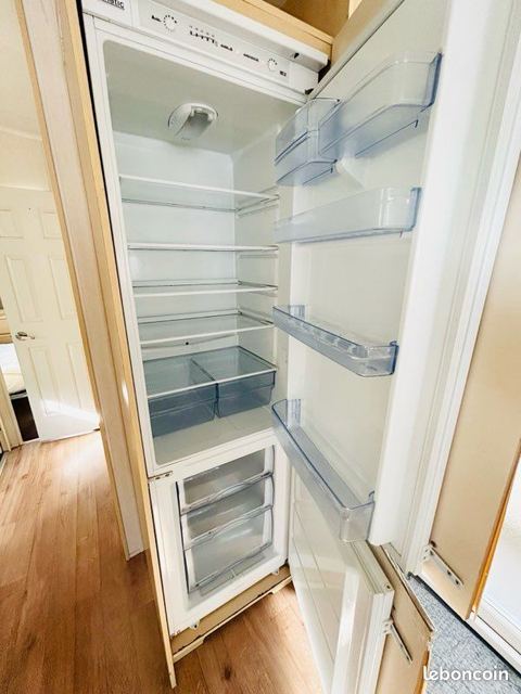 Mobil home anglais fonctionnel pour usage permanent